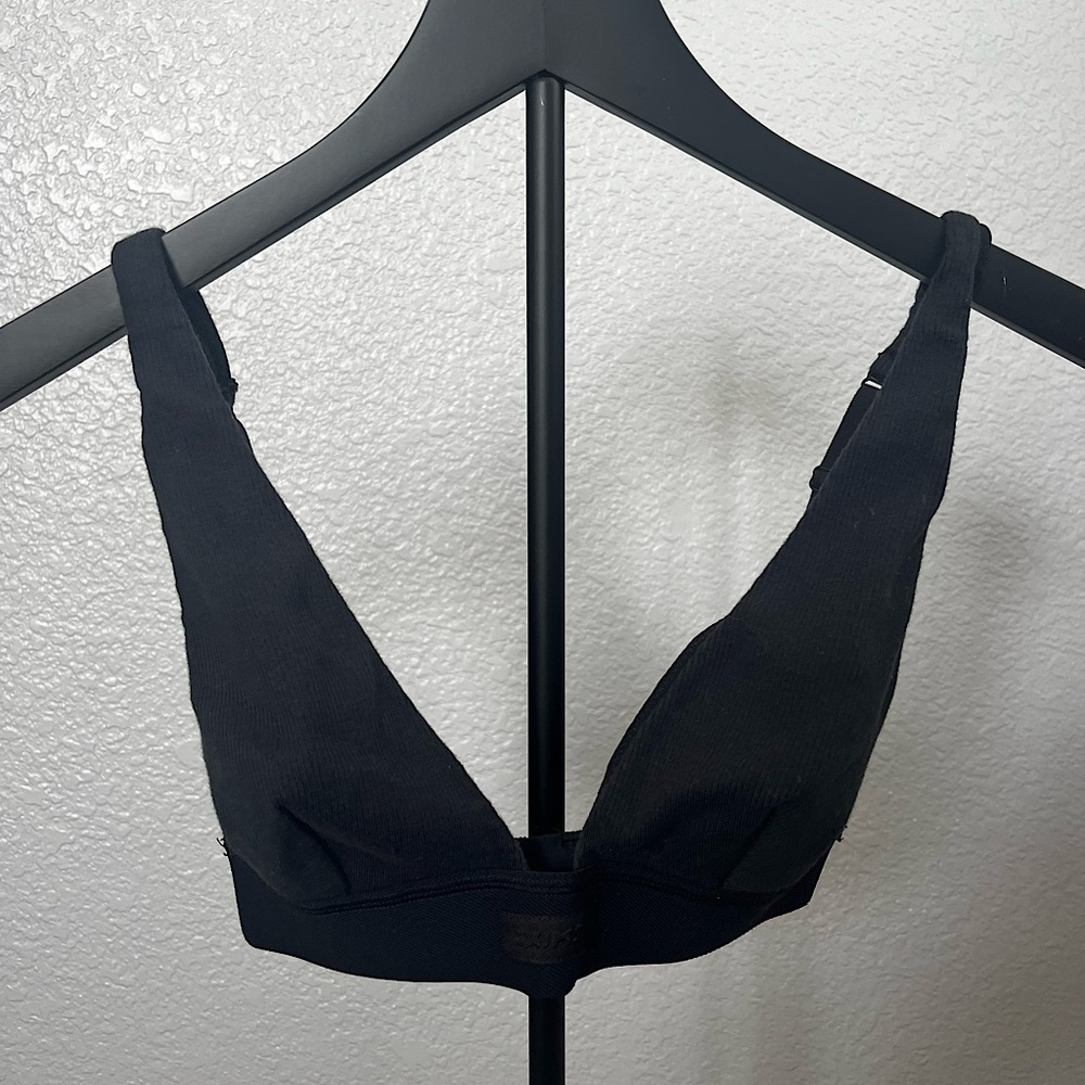 SKIMS Black Plunge V-Neck Bra Intimates